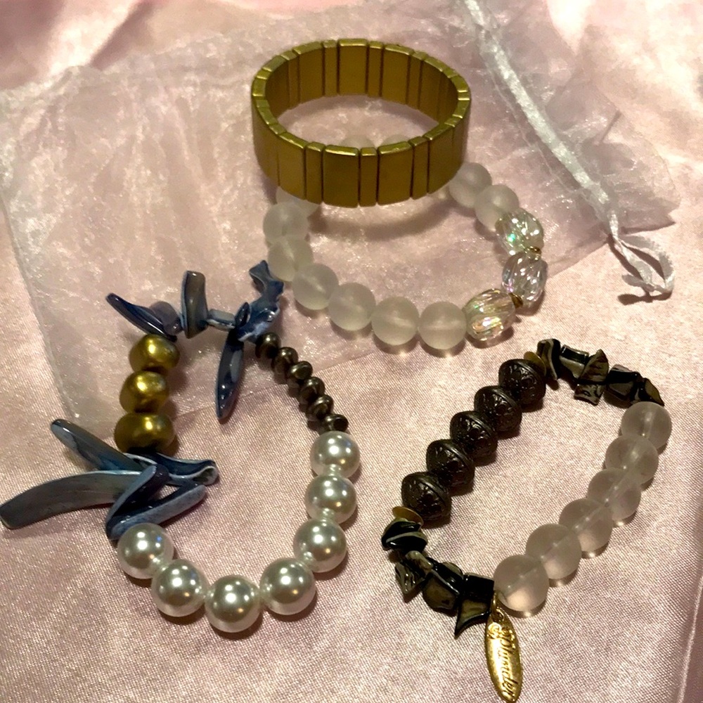 Set of 4 Plunder bracelets
